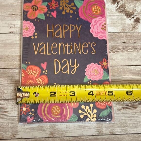 4 Packs of 8 Valentine’s Day Cards & Envelopes (32 Total) Happy Hearts Hugs NWT - Picture 8 of 11